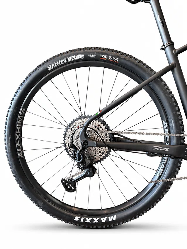 Bicicleta A29 Oggi BW 7.4 Shimano Slx 12v Preto/Cinza