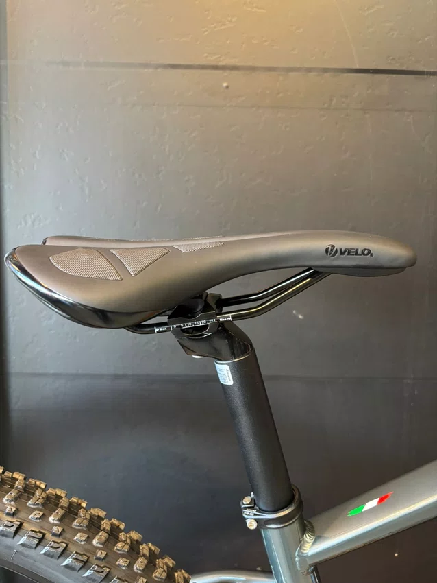 Bicicleta a29 oggi bw 8.3 2026 shimano cues 11v grafite/vermelho/preto