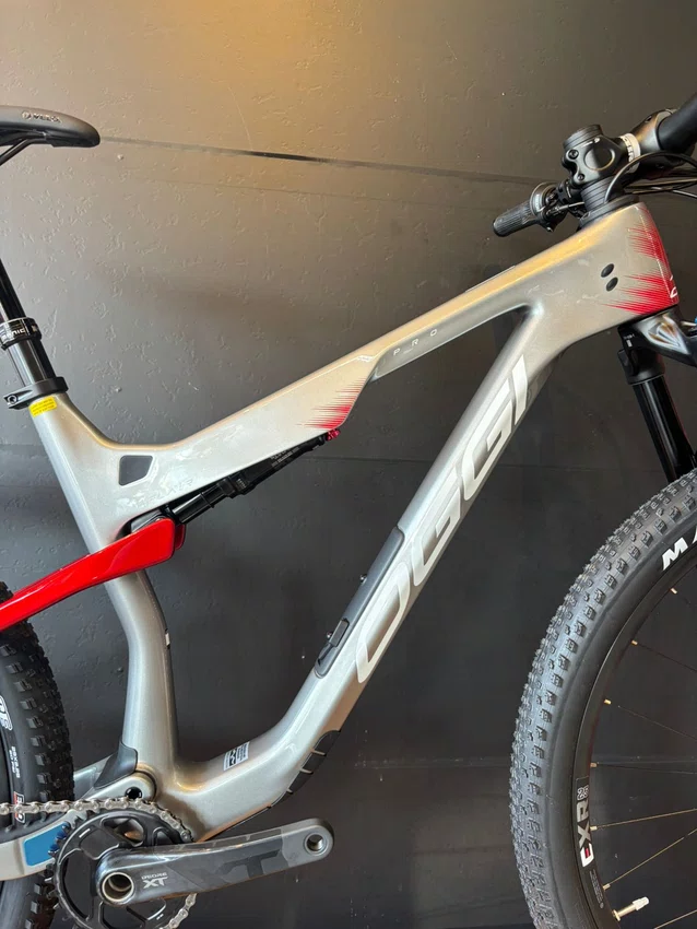 Bicicleta Oggi Cattura Flair Pro A29 Di2 XT 12v Grafite/Vermelho