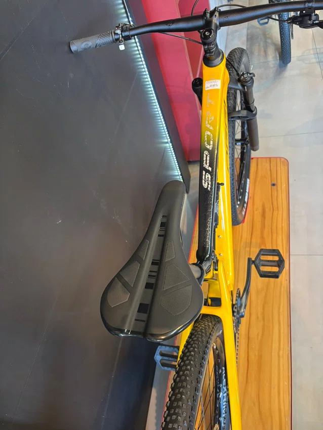Bicicleta a29 oggi cattura sport deore 12v t-15 amarelo/preto