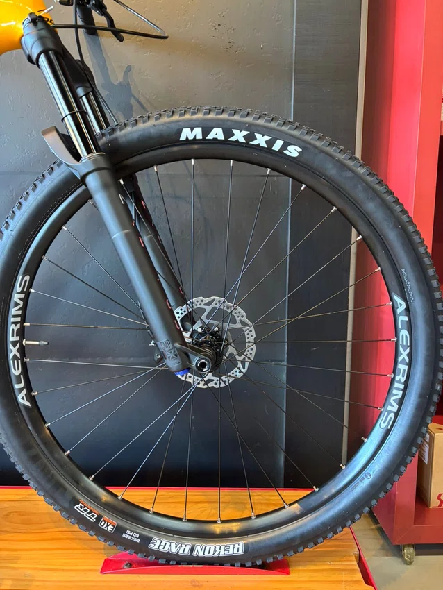 Bicicleta a29 oggi cattura sport deore 12v t-15 amarelo/preto