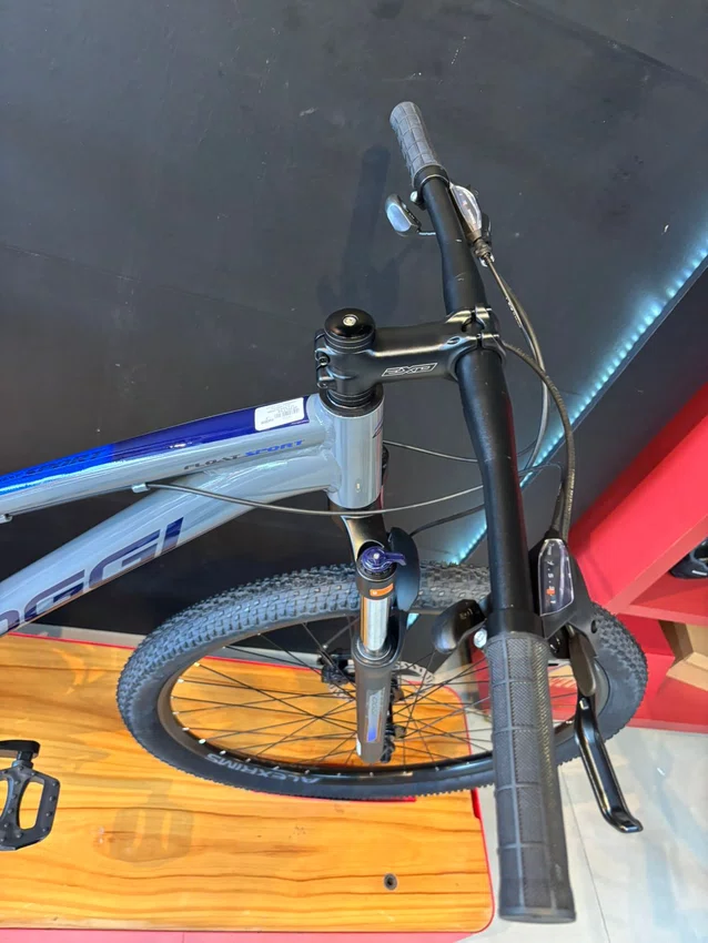 Bicicleta a29 oggi float sport 2025 shimano tourney 21v grafite/azul