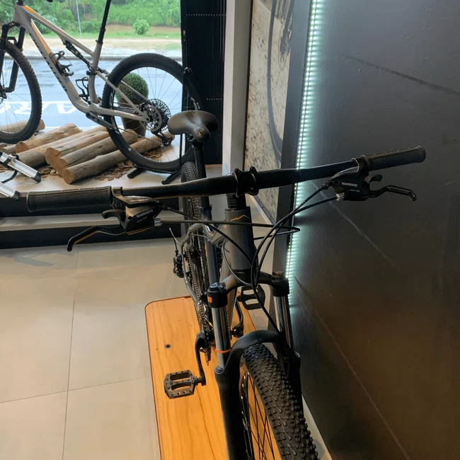Bicicleta Oggi Float Sport Aro 29 Tourney 21v t-15,5 Grafite e Preto e Amarelo