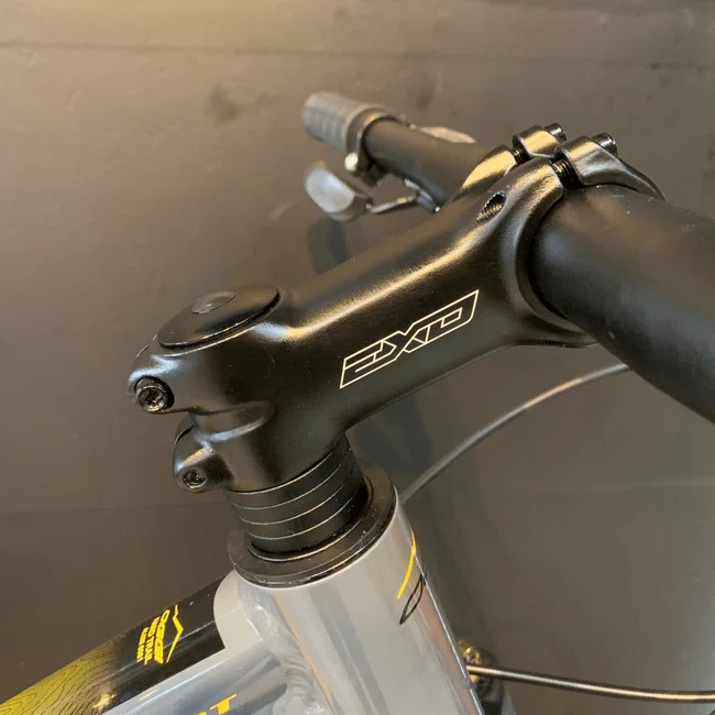 Bicicleta Oggi Float Sport Aro 29 Tourney 21v t-15,5 Grafite e Preto e Amarelo