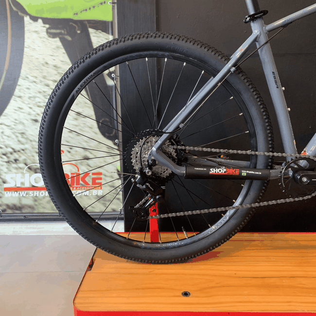 Bicicleta Oggi Hacker HDS Aro 29 Essa 8V Grafite e Azul e Preto