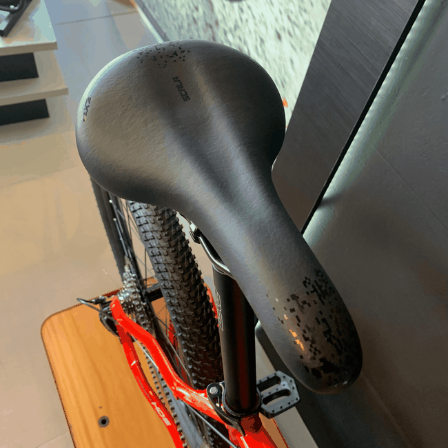 Bicicleta Oggi Hacker HDS Aro 29 Essa 8V Vermelha e Branca e Azul