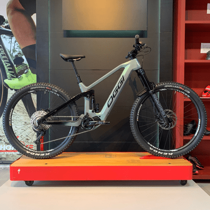 Bicicleta Oggi Potenza Sport E-Bike Carbon Aro 29 Deore 12v 2024 Prata e Preto