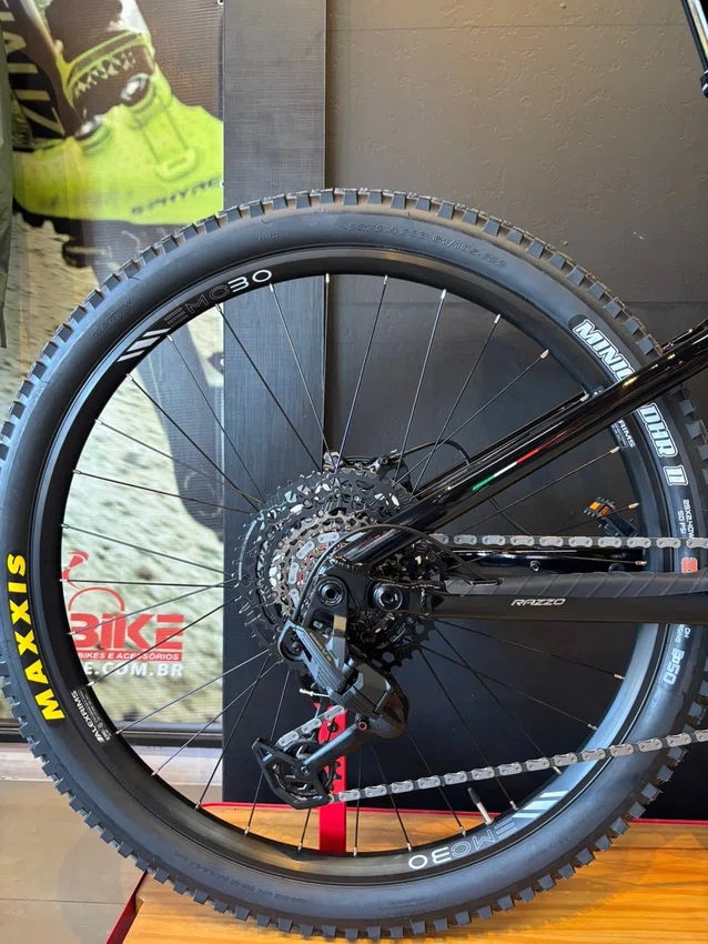 Bicicleta a29 oggi razzo pro t-130 sram eagle 70 12v azul/preto