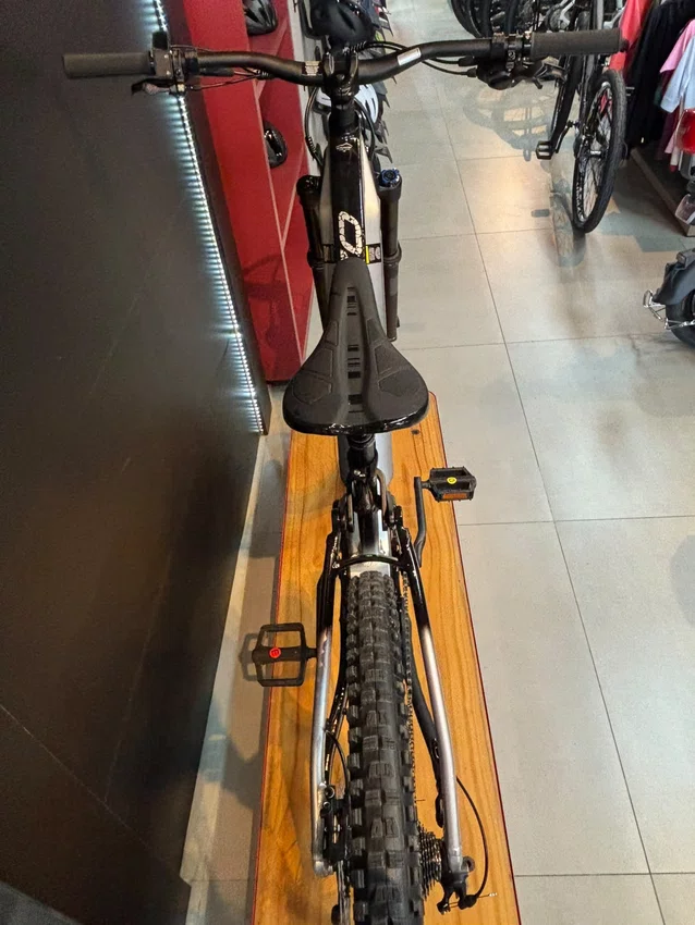Bicicleta A29 Oggi Razzo T-130 Cues Cinza/Preto