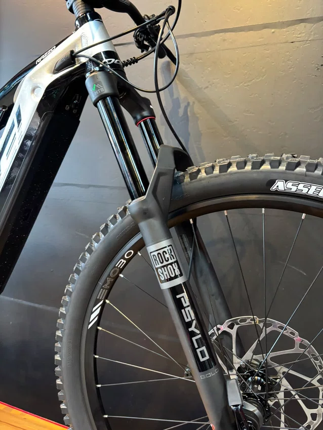 Bicicleta A29 Oggi Razzo T-130 Cues Cinza/Preto