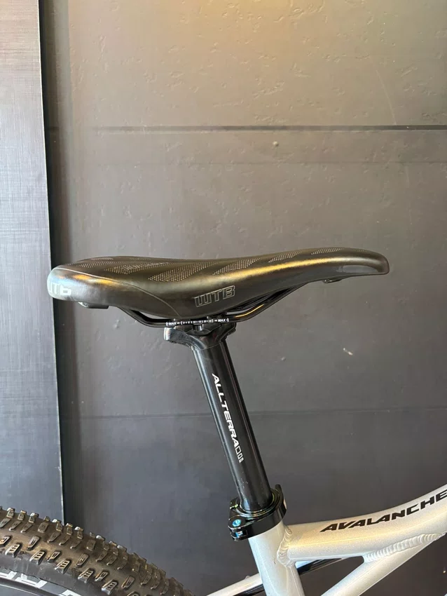 Bicicleta a29 seminova gt avalanche expert sram sx 12v t-17 prata/azul/preto
