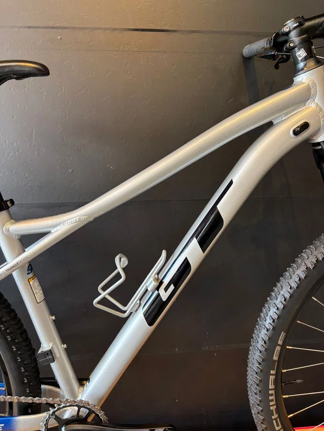 Bicicleta a29 seminova gt avalanche expert sram sx 12v t-17 prata/azul/preto
