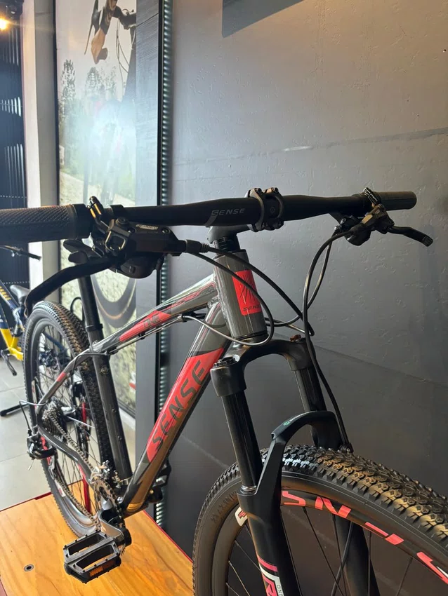 Bicicleta a29 seminova sense one shimano tourney 21v t-17 grafite / coral