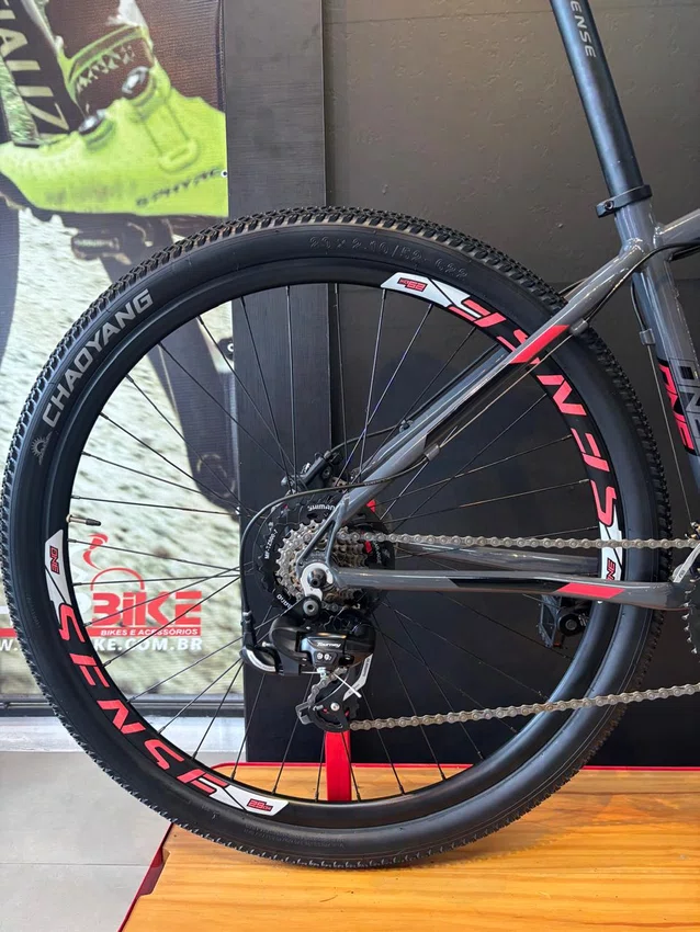 Bicicleta a29 seminova sense one shimano tourney 21v t-17 grafite / coral