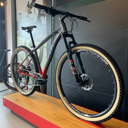 Bicicleta South Legend Aro 29 GTS 12v Grafite e Vermelho