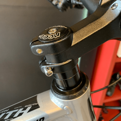 Bicicleta South Legend Aro 29 Tourney 21v Prata e Preto