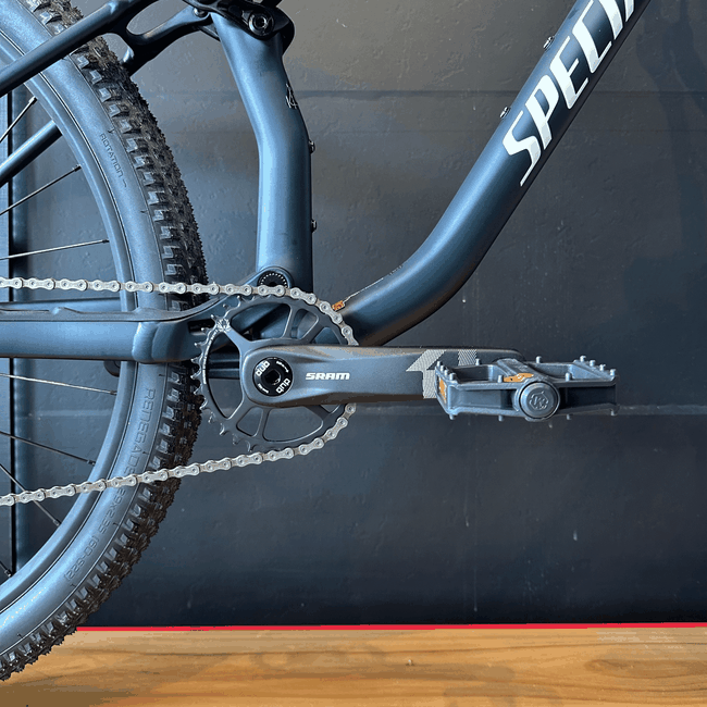 Bicicleta Specialized Chisel Comp Aro 29 Sram GX 12v Azul Marinho e Branco
