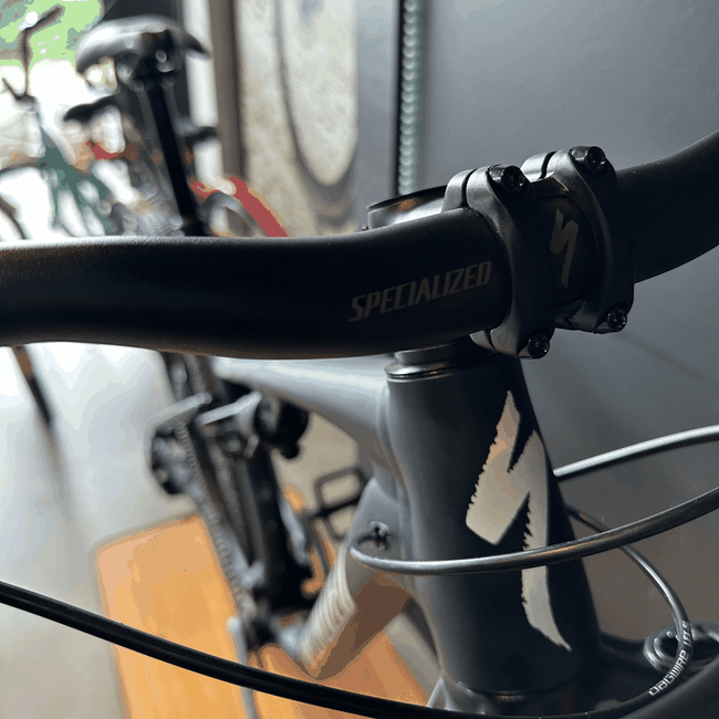 Bicicleta Specialized Chisel Comp Aro 29 Sram GX 12v Azul Marinho e Branco