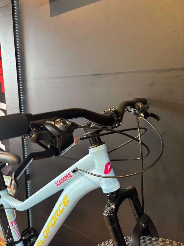 Bicicleta a29 veloforce 21v t-15 azul/amarelo/rosa