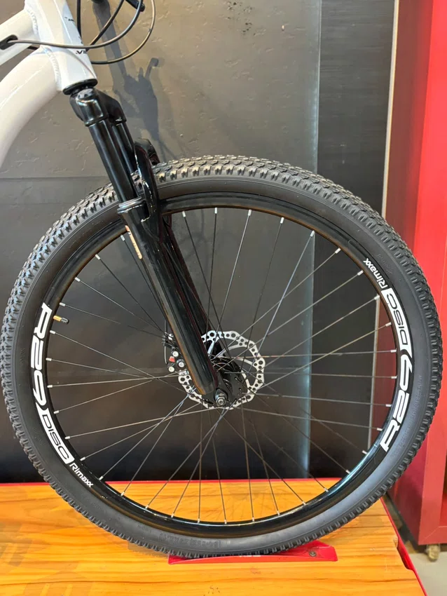 Bicicleta a29 vibe shimano 21v branca/preta