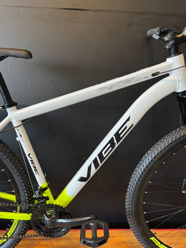 Bicicleta a29 vibe shimano 21v t-19 branca/amarelo neon