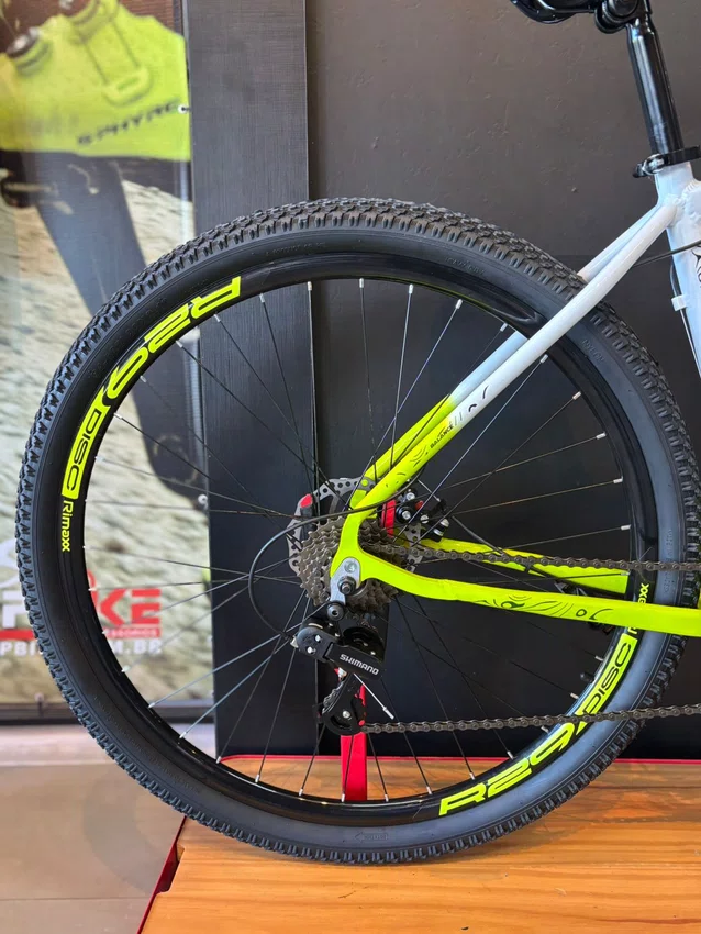 Bicicleta a29 vibe shimano 21v t-19 branca/amarelo neon