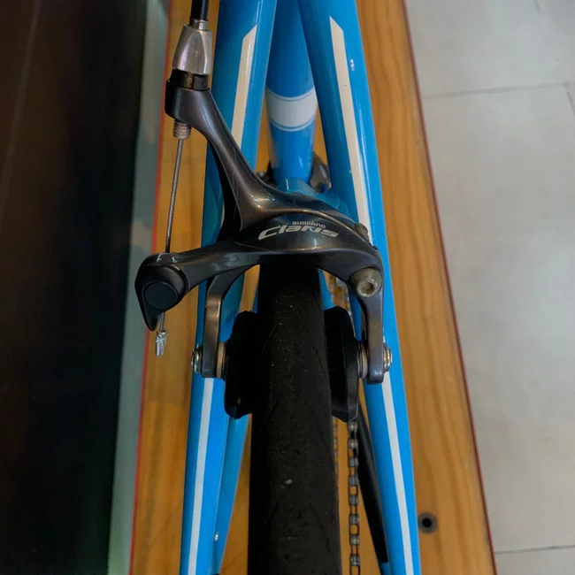 Bicicleta A700 Audax Ventus 1000 Shimano Claris 16v Azul e Branco - Seminova
