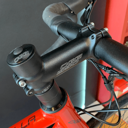 Bicicleta Oggi Stimolla Aro 700 Tiagra 20v Preto e Vermelho