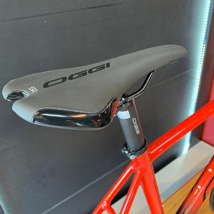 Bicicleta Oggi Stimolla Aro 700 Tiagra 20v Preto e Vermelho