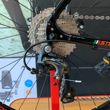 Bicicleta Oggi Stimolla Aro 700 Tiagra 20v Preto e Vermelho