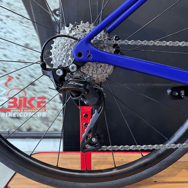 Bicicleta Specialized Roubaix Sport Aro 700 Shimano 105 24v Azul e Preto