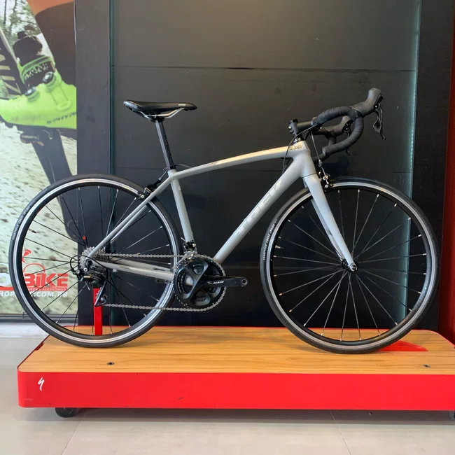 Bicicleta a700 Trek Emonda Alr 5 105 20V Cinza e Branca - Seminova