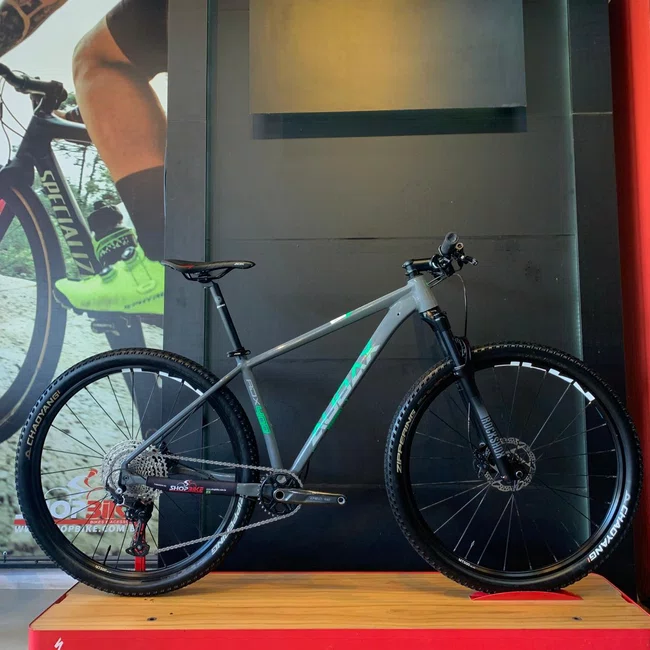 Bicicleta Aldax Adx 400 Aro 29 deore 12v Grafite e Verde - Seminova