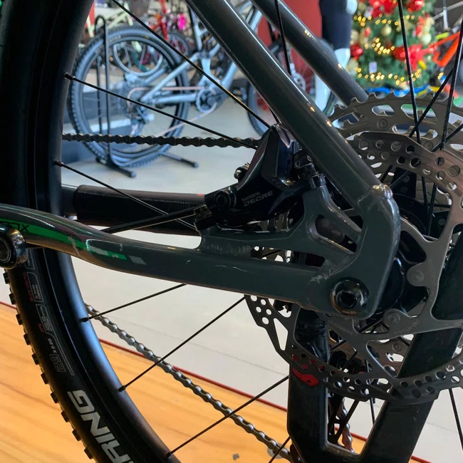 Bicicleta Aldax Adx 400 Aro 29 deore 12v Grafite e Verde - Seminova