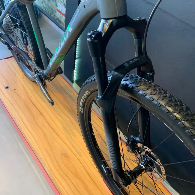Bicicleta Aldax Adx 400 Aro 29 deore 12v Grafite e Verde - Seminova