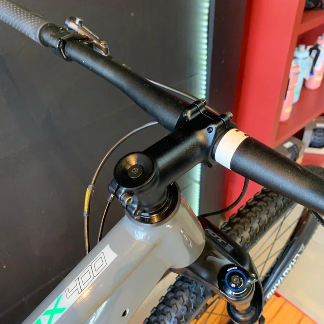 Bicicleta Aldax Adx 400 Aro 29 deore 12v Grafite e Verde - Seminova
