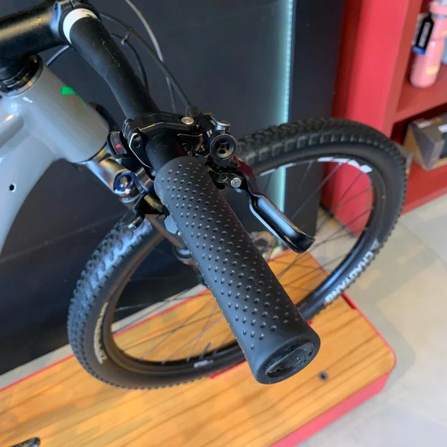 Bicicleta Aldax Adx 400 Aro 29 deore 12v Grafite e Verde - Seminova