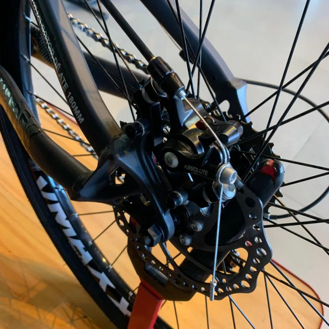 Bicicleta Aro 26 Vikingx Tuff 25 Shimano 21V Cinza e Preta
