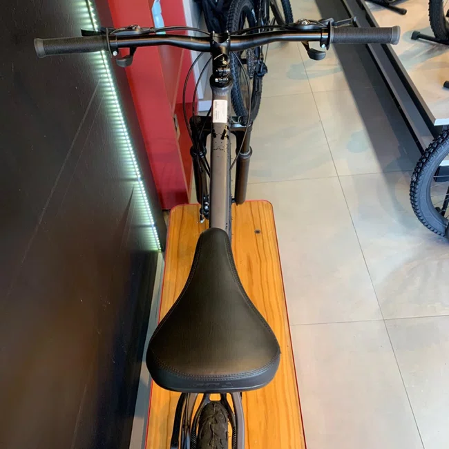 Bicicleta Aro 26 Vikingx Tuff 25 Shimano 21V Cinza e Preta