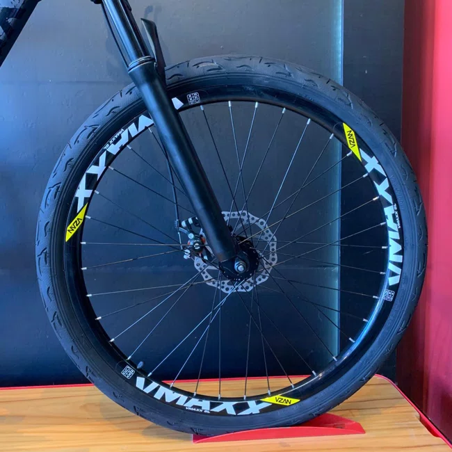 Bicicleta Aro 26 Vikingx Tuff 25 Shimano 21V Cinza e Preta