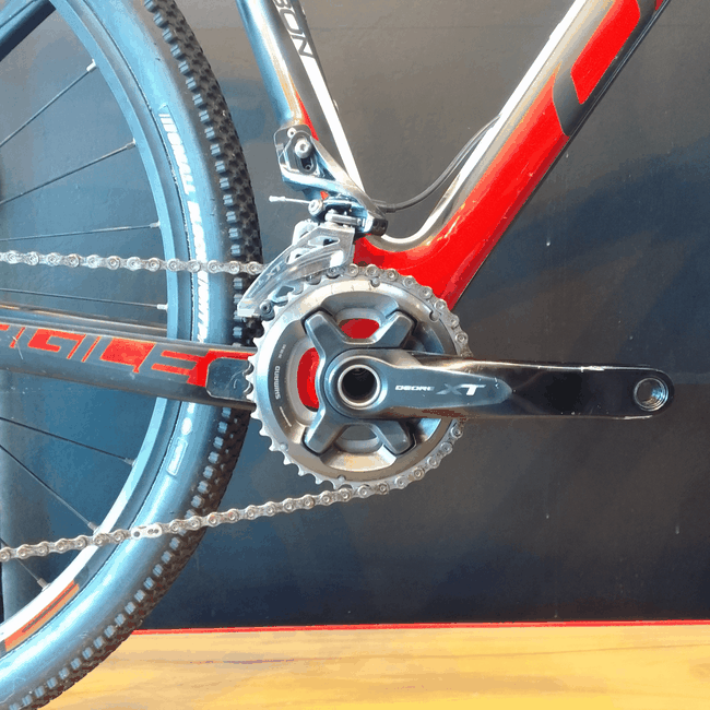 Bicicleta Oggi Agile PRO Aro 29 Deore XT 22v Preta e Vermelha e Branca - Seminova