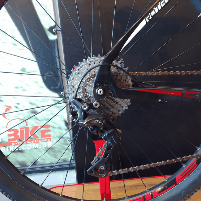 Bicicleta Oggi Agile PRO Aro 29 Deore XT 22v Preta e Vermelha e Branca - Seminova