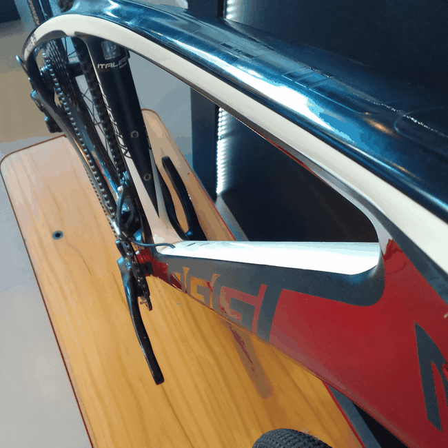 Bicicleta Oggi Agile PRO Aro 29 Deore XT 22v Preta e Vermelha e Branca - Seminova