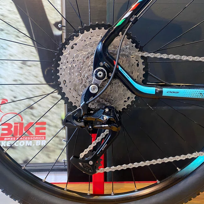 Bicicleta Aro 29 Oggi Big Wheel 7.2 Absolute 12v Preto e Azul - Seminova