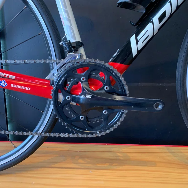 Bicicleta Aro 700 Lapierre Sensium 300 Carbon Ultegra 20v Branca e Preta e Vermelha - Seminova