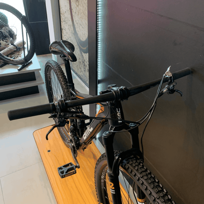 Bicicleta BMC Fourstroke Aro 29 XT DI2 22v T-17 Preto e Laranja e Branco - Seminova