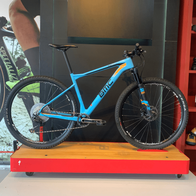 Bicicleta BMC Team Elite 02 Aro 29 XT 11v Azul e Preto e Laranja - Seminova