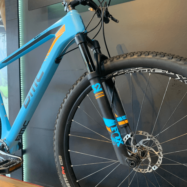 Bicicleta BMC Team Elite 02 Aro 29 XT 11v Azul e Preto e Laranja - Seminova