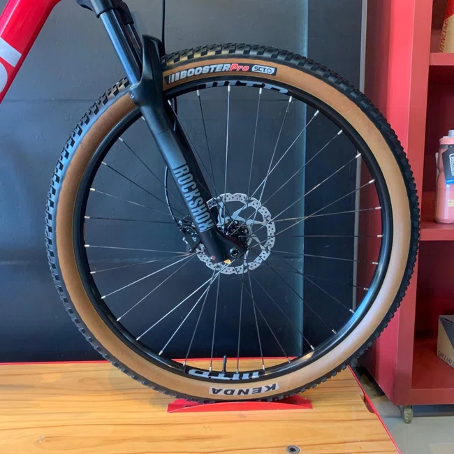 Bicicleta Caloi Elite Carbon A29 Shimano Slx 12v Vermelho e Preto - Seminova
