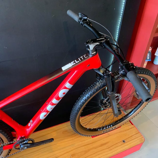 Bicicleta Caloi Elite Carbon A29 Shimano Slx 12v Vermelho e Preto - Seminova